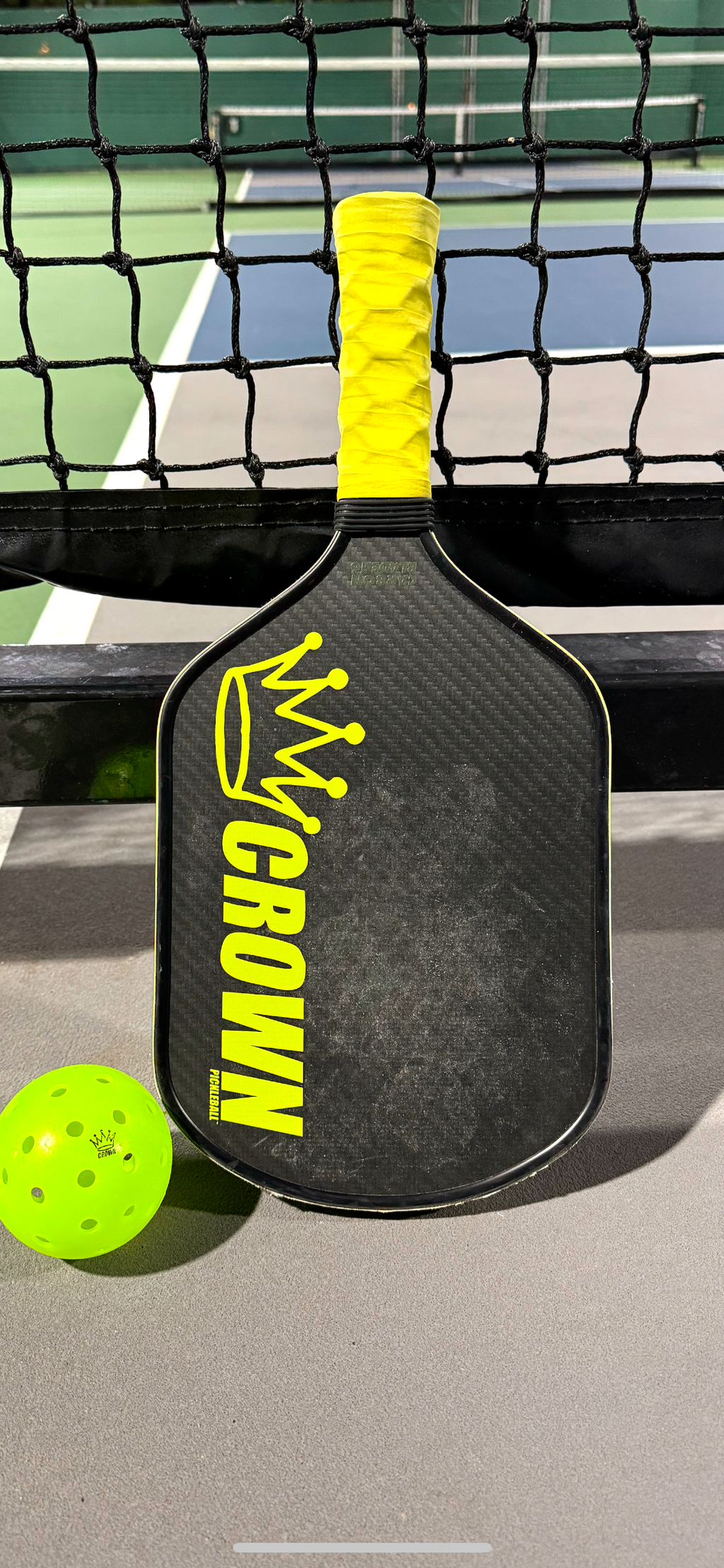 CROWN PICKLEBALL - Carbon Blade 16 (BLACK Paddle)